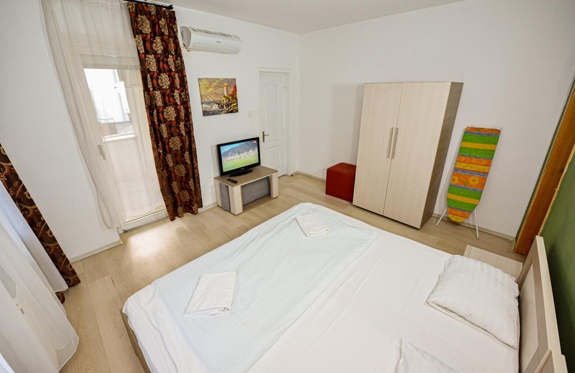 Bucharest Last Minute Accommodation Екстер'єр фото