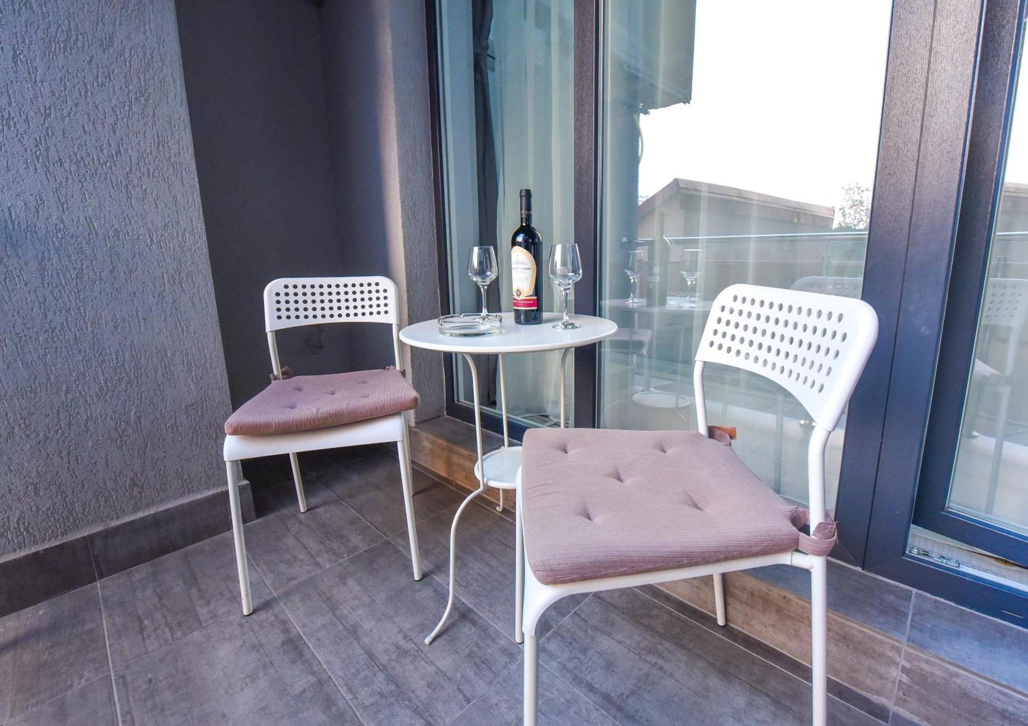 Bucharest Last Minute Accommodation Екстер'єр фото